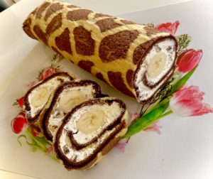 Rolada żyrafa z bananami i czekoladą - F0EAF3C3 0A00 4E2C 88AD 053AA765086A