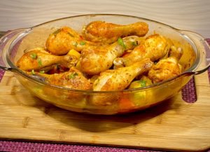 Aromatyczny kurczak pieczony z warzywami