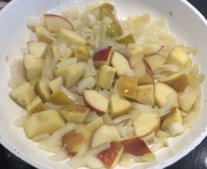 Wątróbka smażona z jabłkiem i cebulką - 0FD3DD14 EEB0 421D B041 6EAE1F0C4F1D