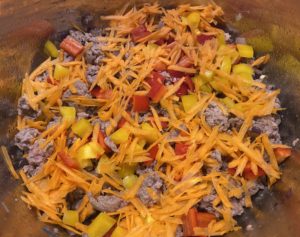 Papryka, marchewka i chili w garnku