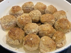 Wiejskie klopsiki z kapustą w sosie pomidorowym - 50F24ED9 69D5 4B5E AC8A A2E38264DAA7