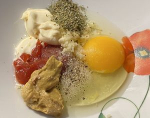 Marynata jogurtowo-musztardowa do kotletów salsa – przepis na kruche mięso