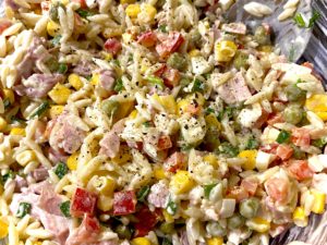 Prosta sałatka makaronowa z kurczakiem - 08F39A2D 1680 46D7 9F7A D9796729A0E4