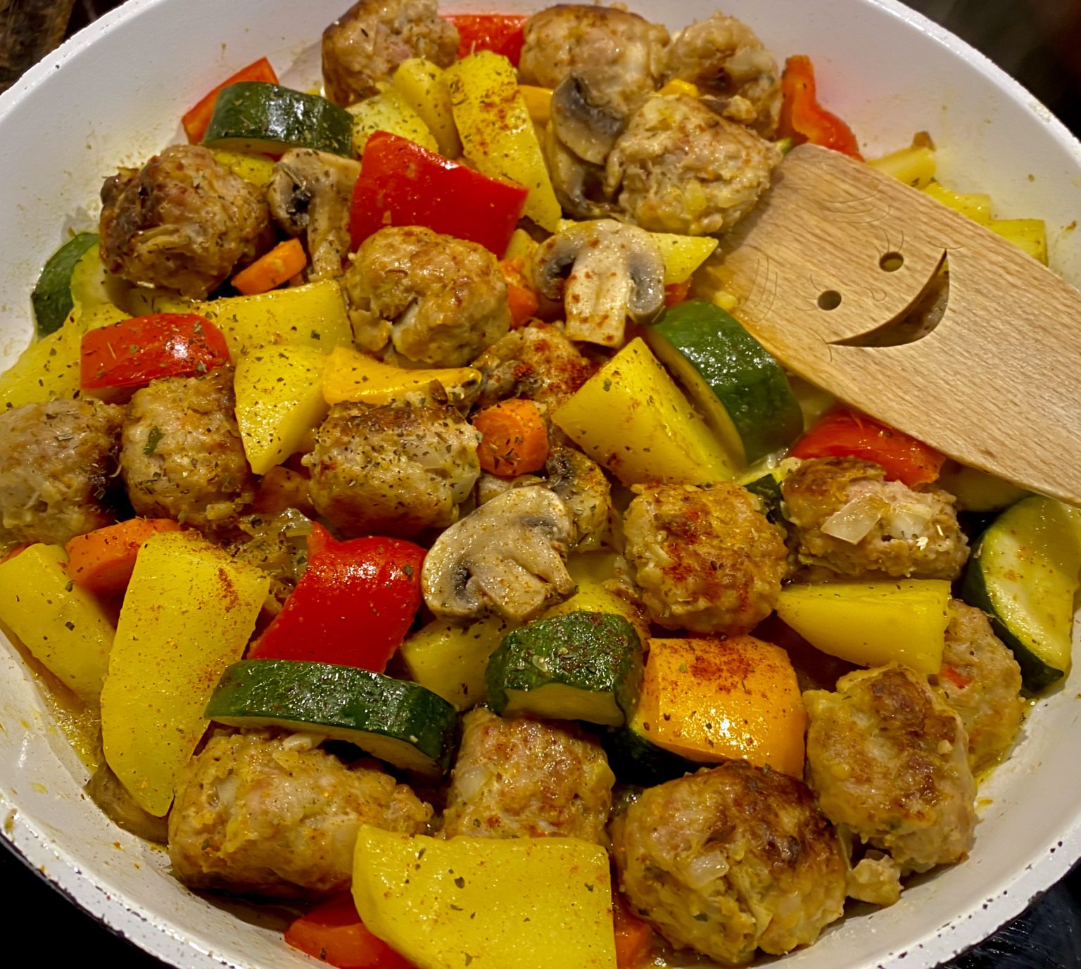 pyszny obiad jednogarnkowy z klopsikami