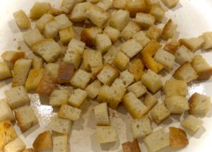 Kremowa zupa czosnkowa z grzankami - 8AEEC61E 2A2C 4F27 B328 8C90EBB471C4