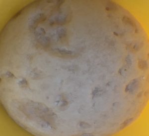 przygotowanie zaczynu na bułeczki drożdżowe z dżemem