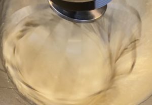 Racuszki drożdżowe z jabłkami i budyniem - B1A768C7 FEE3 4BFB 83E2 EEE6B2244F81 scaled e1585416826545