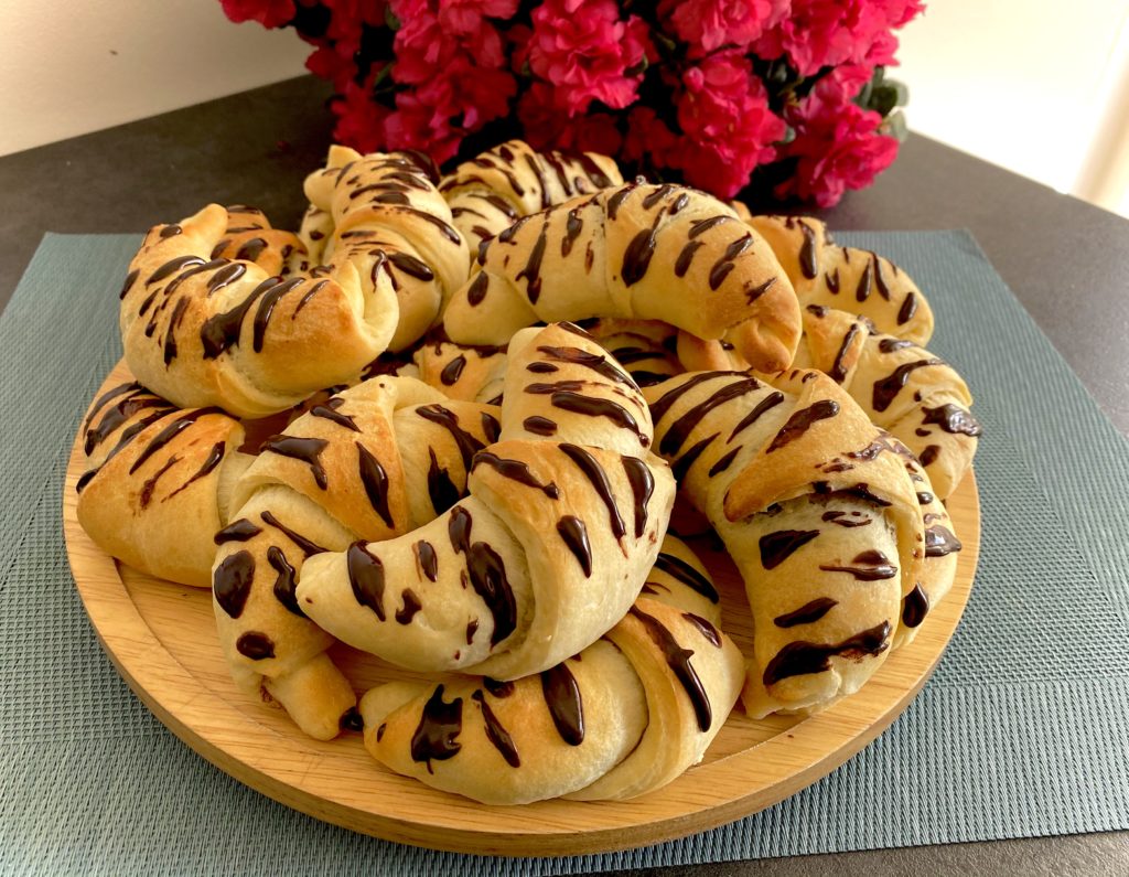 Pyszne rogaliki maślano-drożdżowe