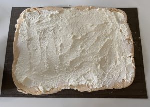 Malinowa rolada bezowa z kremem mascarpone - D5C3D634 8E20 4571 9712 C5AB0585D239