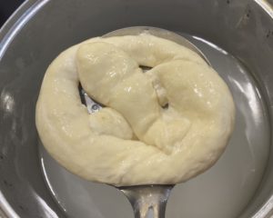 gotowanie precli w wodzie z sodą