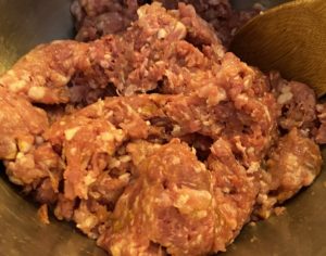 masa na klopsiki do pysznego obiadu jednogarnkowego z klopsikami