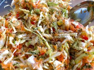 Surówka z młodej kapusty z kukurydzą i papryką - 1DB633F4 C209 42A0 AE0A 2ECD167BD650