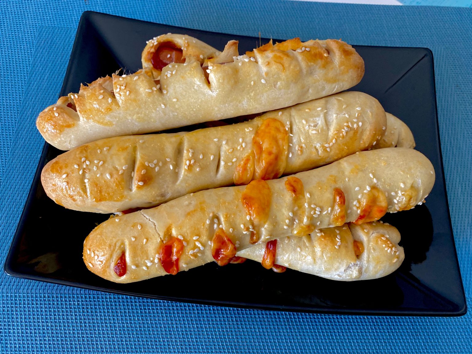 Bułeczki z serem i parówką - 439BF13D 32F1 401A B09B F43109BFE2F8