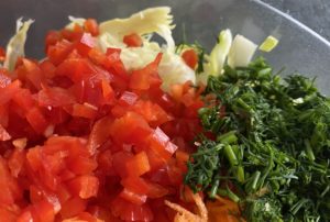 Surówka z młodej kapusty z kukurydzą i papryką - A2C5F29F 31CB 4FCE 9B58 3BEEF9256A50