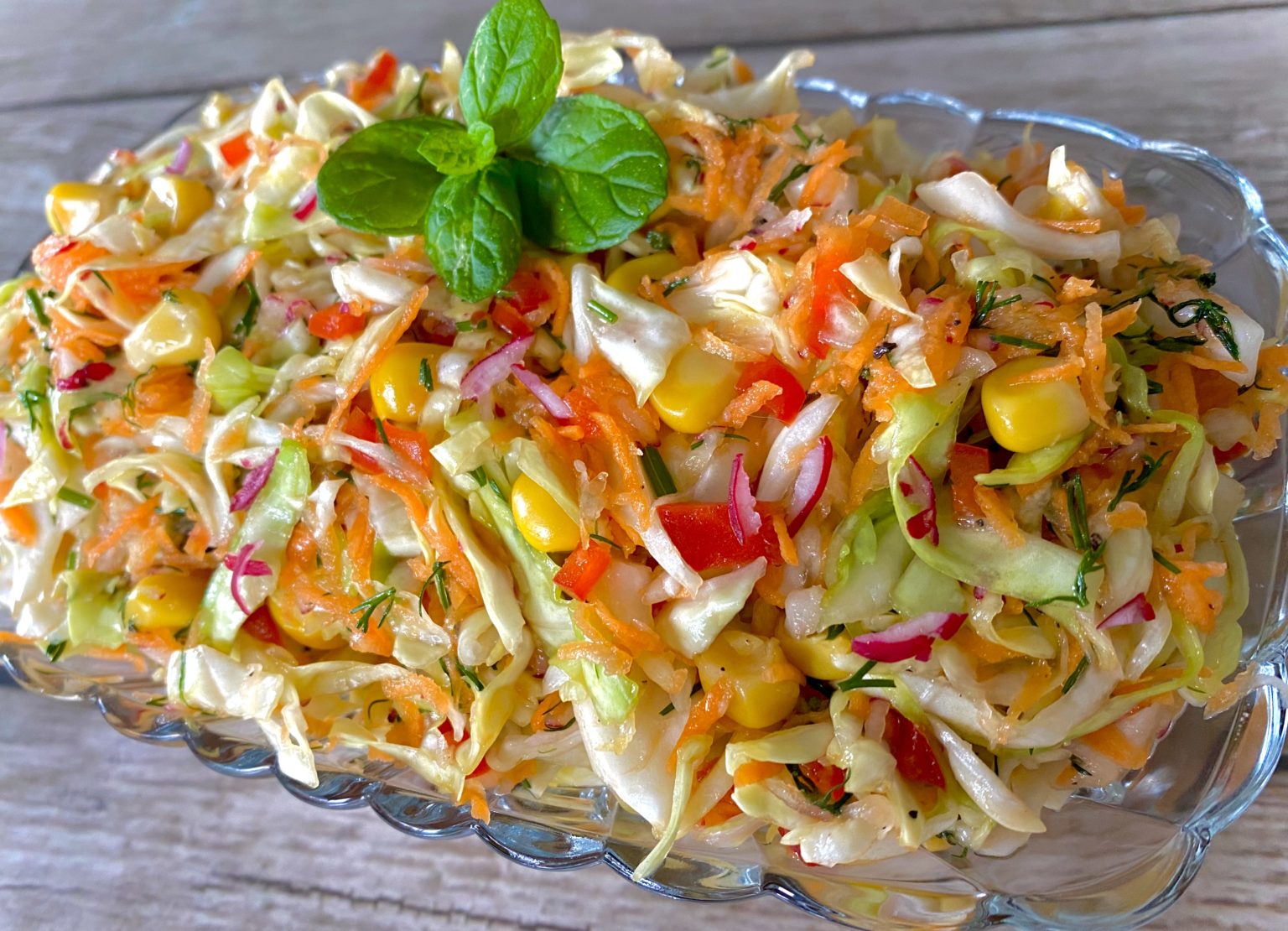 Surówka z młodej kapusty z kukurydzą i papryką - CF15398A 4650 4B15 9729 852622E474B8