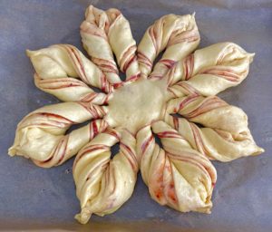 Wiosenny kwiatek drożdżowy z powidłami - EA2903C5 6A7A 46C2 A130 7D7E6AAAE793