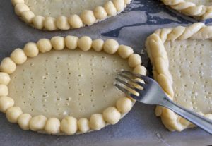 Mazurki pomarańczowe z białą czekoladą - EE2D19BB 79AA 451A 9E5D CA5BD3A31793