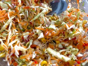 Surówka z młodej kapusty z kukurydzą i papryką - F5D9FAB7 22A5 4331 B63C A9F4F8AC6AEC