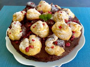 Ciasto czekoladowe z profiterolkami - 0F2EB80A A5AE 4BE8 A613 B5FE5944494E