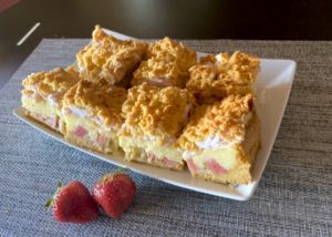 Kruche ciasto z rabarbarem, budyniem i bezą - F0F0C93F E3AA 4BAF 84A8 B6D893585AE8