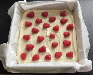 Sernik z malinami i kruszonką - 40ADC95C B6DE 4EAE A1F5 B0697613BD29