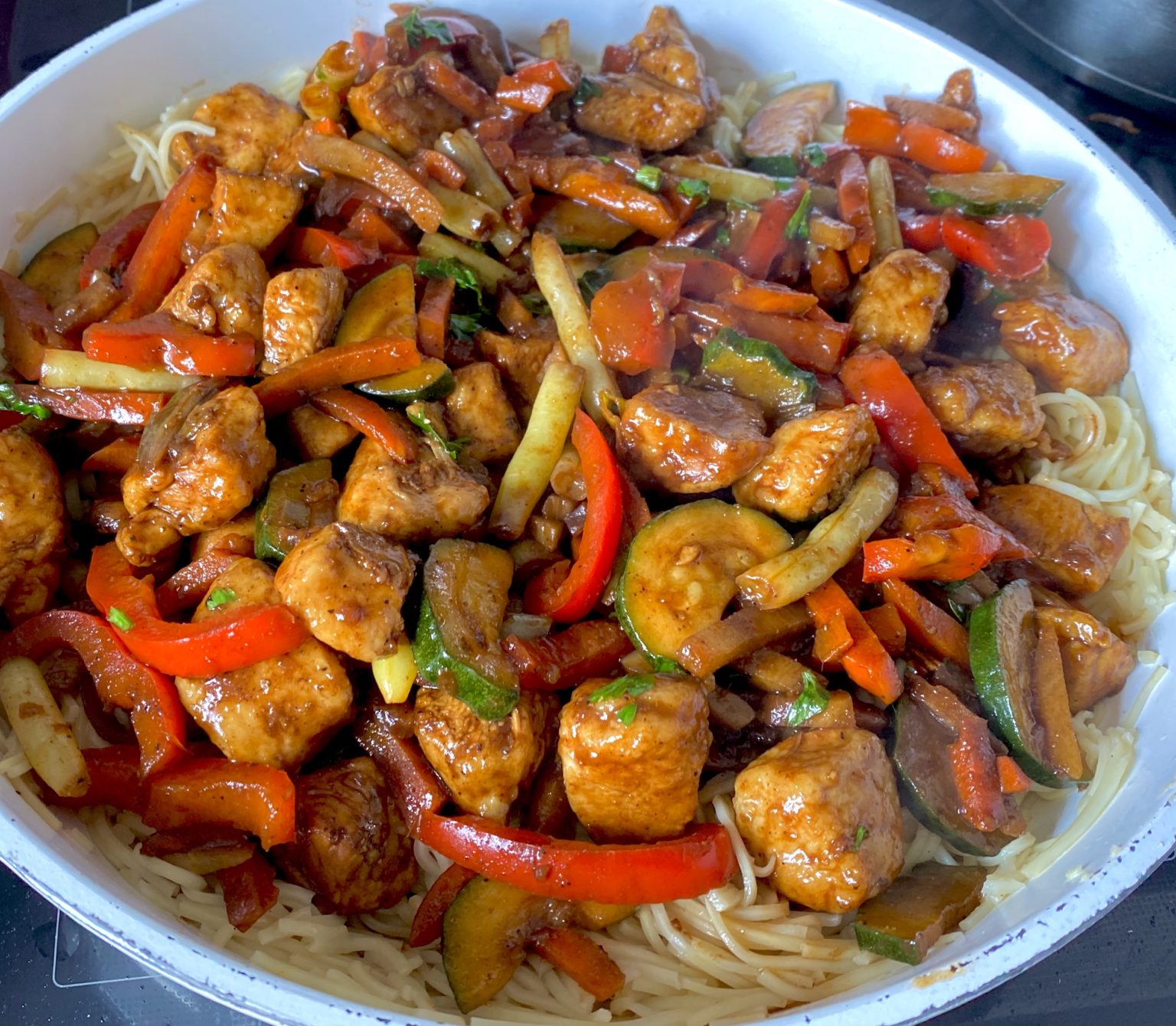 Orientalny kurczak z warzywami i makaronem - 40E33EFE 2B7A 49A9 A6CA 38593283378D