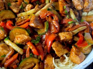 Orientalny kurczak z warzywami i makaronem - 9FAA38C5 DA3C 482F 80DD 5ECCF5012211