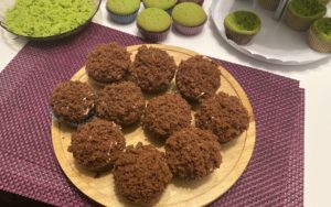 Kolorowe babeczki z kremem i owocami - F24C2A47 A3BE 42BE B61B AAAC137E12CF