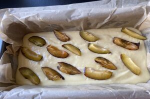 Ciasto jogurtowe ze śliwkami i kruszonką - 2ED0F846 8ADD 4CE4 8519 530DB50FBD9C