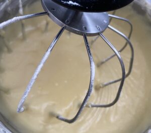 Ciasto jogurtowe ze śliwkami i kruszonką - 3296A48B 1CF3 41CB B642 C52B5581B5AF