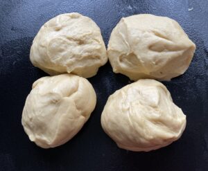 Rumiane bułeczki z budyniem i jagodami - 4D228B5E F660 444A A4EE 1487831D4900