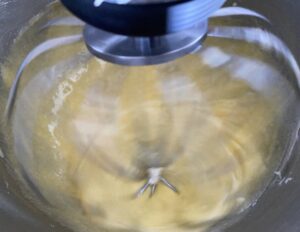 Ciasto jogurtowe ze śliwkami i kruszonką - CE95F1B5 F862 4BE3 B437 CC99941F2C10