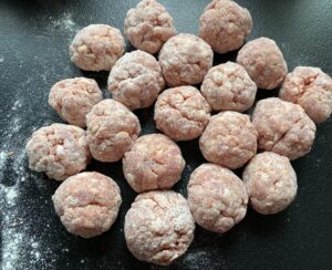 Klopsiki po bałkańsku - E4DC997A 4ADE 4DB8 ACD4 53428686B5E1