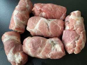 formowanie roladek z karkówki