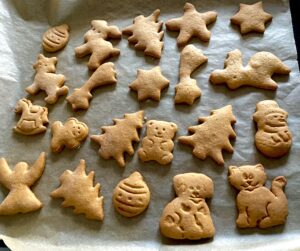 upieczone szybkie mięciutkie pierniczki prosto z piekarnika