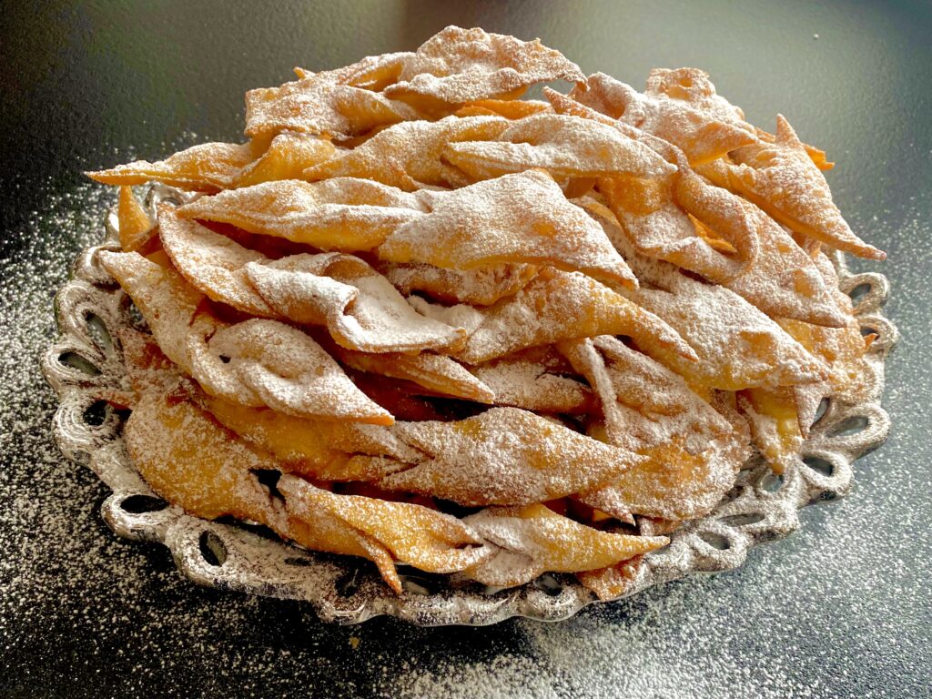 Faworki karnawałowe