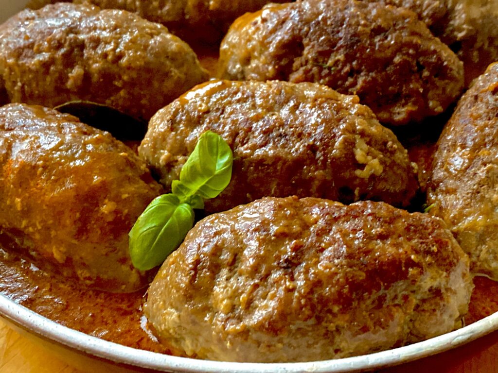 Faszerowane roladki z mielonej wołowiny