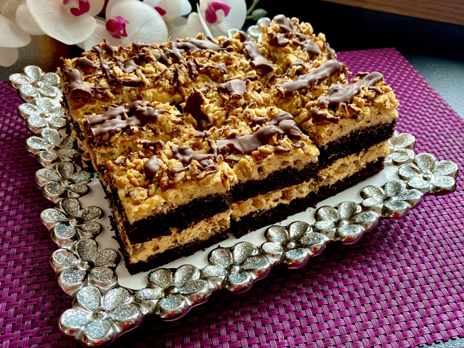 Kostka czekoladowo-słonecznikowa z kremem solony karmel - D040158D D4B2 4B29 A5C4 14C368BABE7F