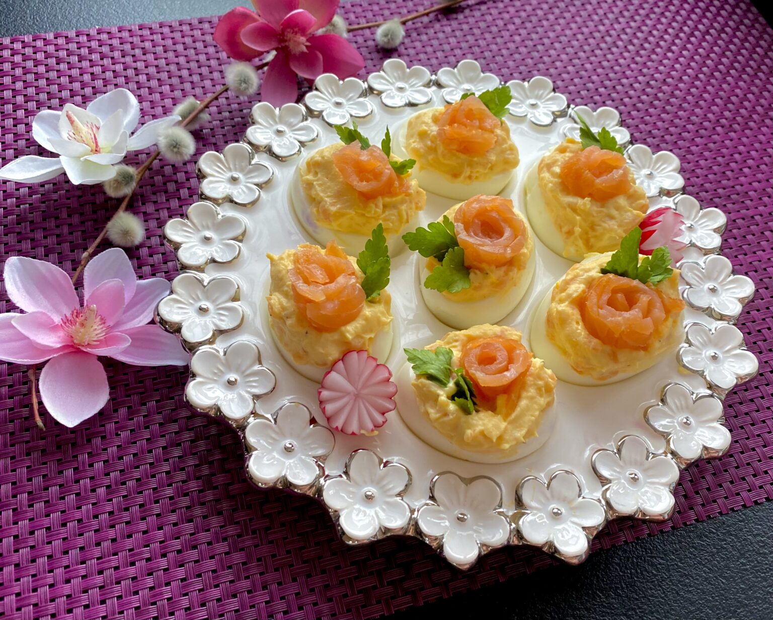 Wielkanocne jajeczka z łososiem - 070EA4E9 6CD7 4073 8D30 B804D12D950B