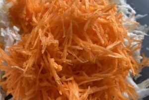 Surówka z kapustą pekińską - 36807D8D 0C3C 480A 9AE3 9E376054A85D scaled e1618737146193