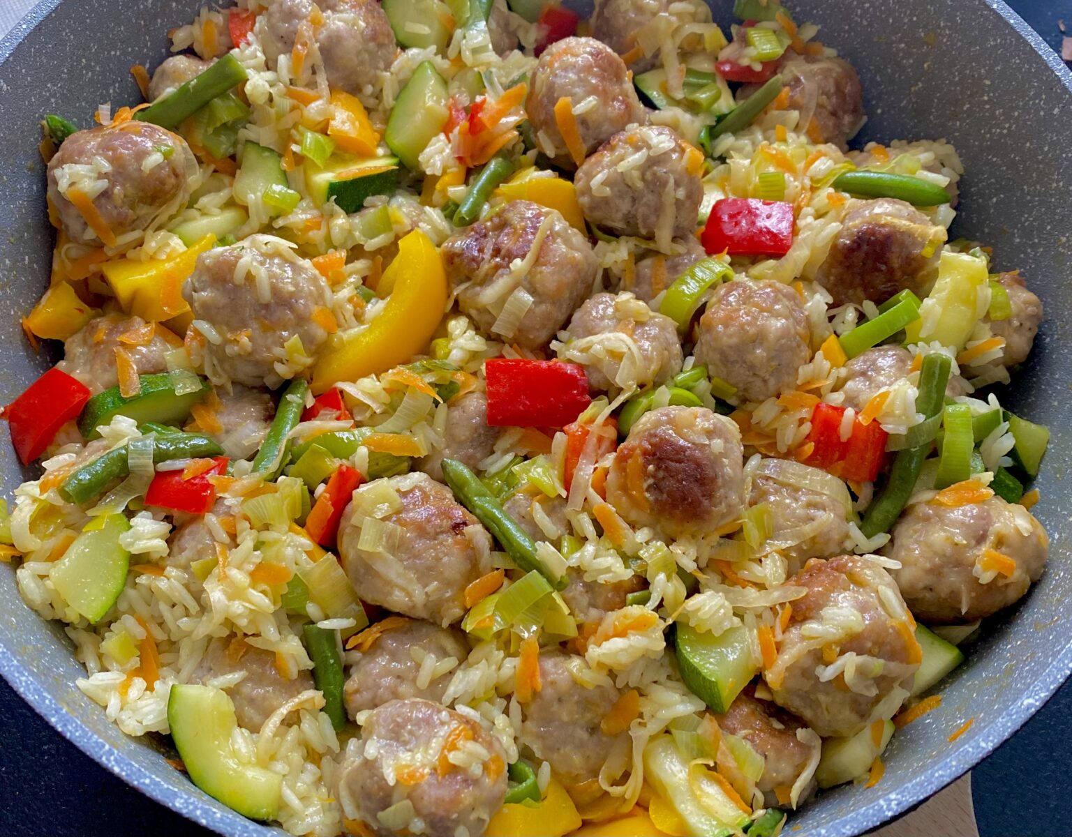Klopsiki z ryżem po bałkańsku - 9D68F2C1 B64C 4E03 A1C4 2A6E5525357A