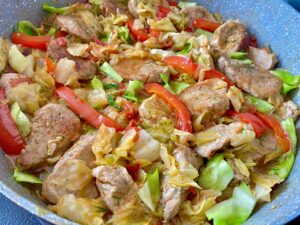 Wiosenny obiad jednogarnkowy - polędwiczki duszone w warzywach :) - 32916A8F EDAE 4AD5 AE51 47F02C0AD1E9