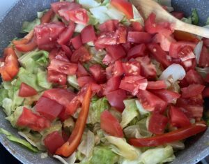 Wiosenny obiad jednogarnkowy - polędwiczki duszone w warzywach :) - 5B1FB05F 1B0E 4CE2 86E4 2ED0719DD7D4