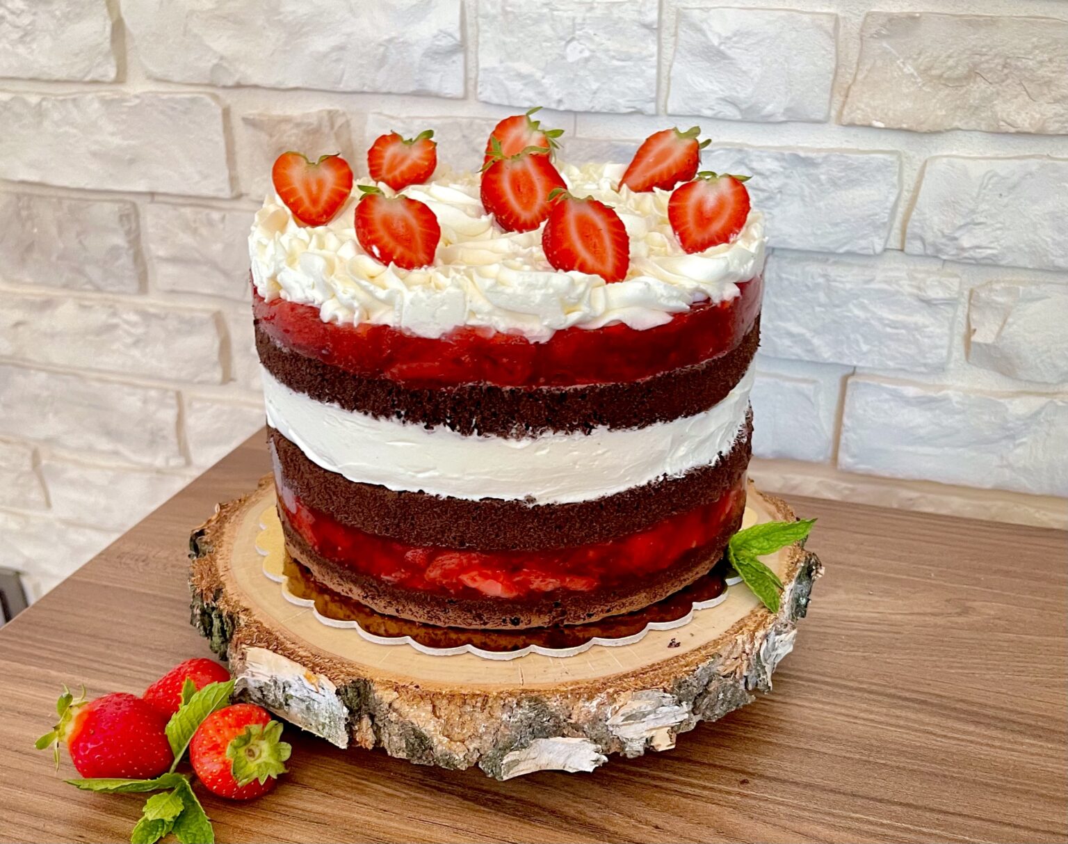 Przepyszny torcik truskawkowo-śmietankowy - F106E648 82F7 4FB2 B0BF 5BA85841D04A