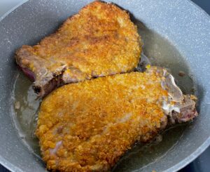 Schabowe inaczej, czyli soczyste kotlety w mega chrupiącej panierce - 5EF5B1D7 4202 4C19 94BC 0BA185D58124