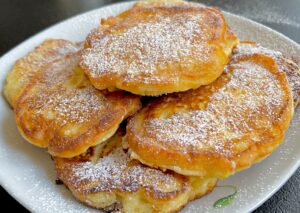 Szybkie racuchy jogurtowe - F7C8FAA8 8487 4029 A660 2769FF60F2E5