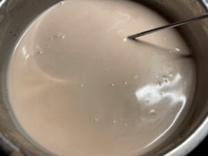 Dodawanie alkoholu do masy na likier