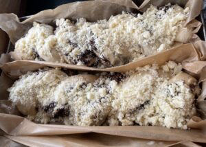 Kruszonka dodawana na wierzch szybkiego makowca