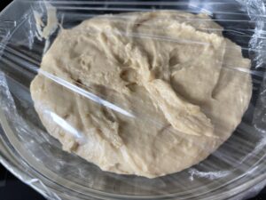 Ciasto przeznaczone do szybkiego makowca podczas wyrastania