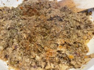 Gotowy farsz z kapusty i pieczarek do krokietów świątecznych